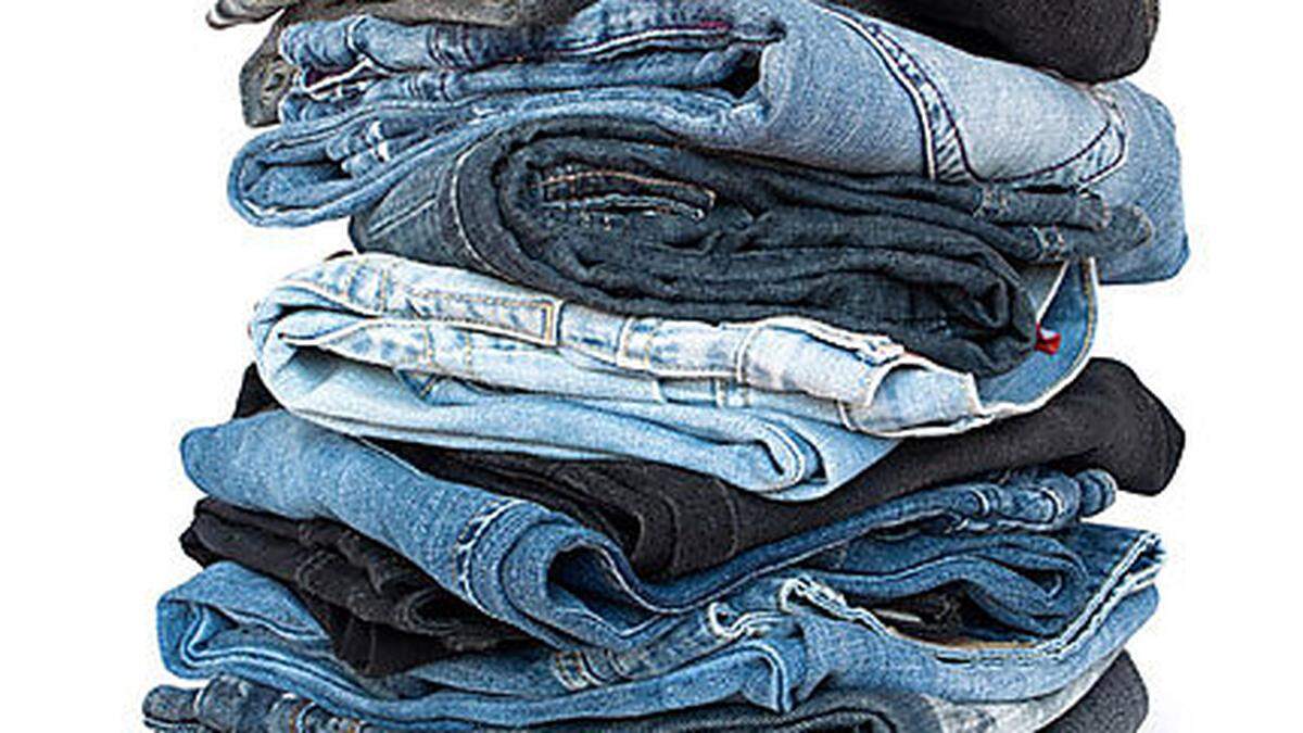 Ein Slowake wollte zwölf Jeanshosen stehlen