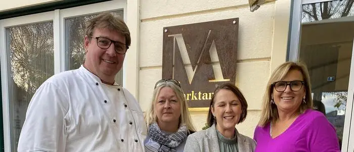 Markus Trocki und seine Partnerin Dawn übernehmen das Restaurant im „Das Jo“ in Pörtschach. Im Bild mit Hausherrin Heide Pichler-Herritsch und Marlies Thaler, die das Hotel leitet
