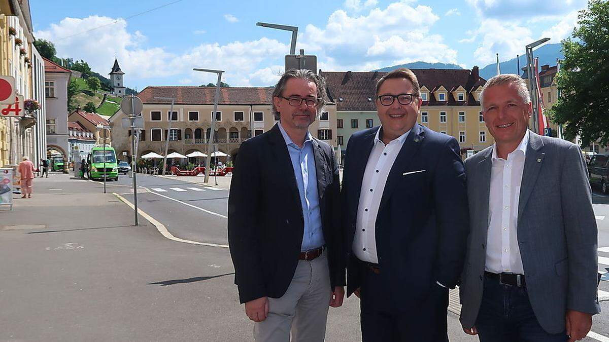 Franz Strempfl, Geschäftsführer der Energienetze Steiermark, Vorstandsdirektor Martin Graf und Betriebsleiter Harald Kraudinger von Energie Steiermark
