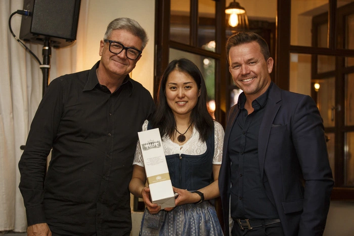 Zur Eröffnung des asiatisch-steirischen Lokals schauten bei Danni Yang (Mitte) auch Gastro-Kollege Angelo Urban (San Pietro) und Unternehmer Christian Lederer vorbei. 
