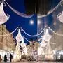 ABD0149_20201117 - WIEN - ÖSTERREICH: ++ THEMENBILD ++ Illustration zu den Themen Weihnachtsbeleuchtung / Lockdown. Im Bild: Weihnachtsbeleuchtung am Graben in Wien am Dienstag, 17. November 2020, während des 2. Lockdowns. Um Mitternacht trat in ganz Österreich der 2. Lockdown zur Eindämmung der Covid-19 Pandemie in Kraft. - FOTO: APA/GEORG HOCHMUTH