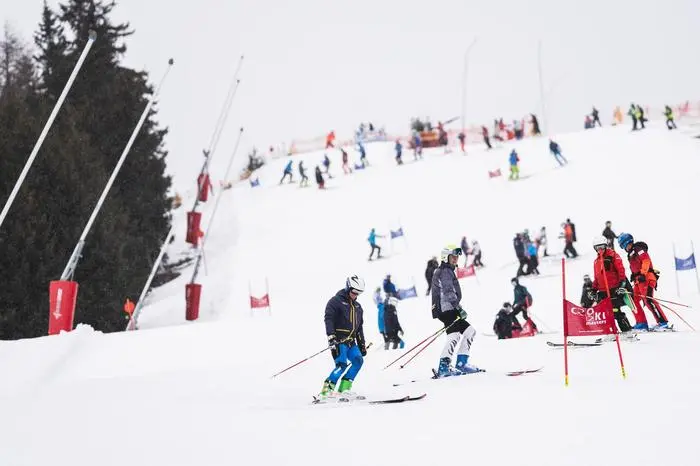 Rund 300 Teilnehmer und Begleitpersonen des FIS Masters Cup Race sorgten im vergangenen Winter für viel Betrieb auf der Peheim-Piste im Bereich der Faschingalm