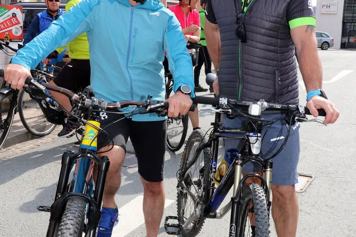 Der "Focknbauer" Gunnar Zechner und Stadtrat Helmut Kraßnig freuten sich auf den Rad-Tag.
