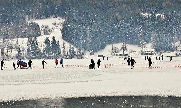 Eislaufen ist bei den Gailtalern eine beliebte Ferienbeschäftigung