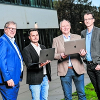 Bernhard Lamprecht, GF Lakeside Science & Technology Park, Marc Gfrerer und Martin Zandon-ella (beide WK-Fachgruppe UBIT) u. Peter Schartner, Alpen-Adria-Universität Klagenfurt