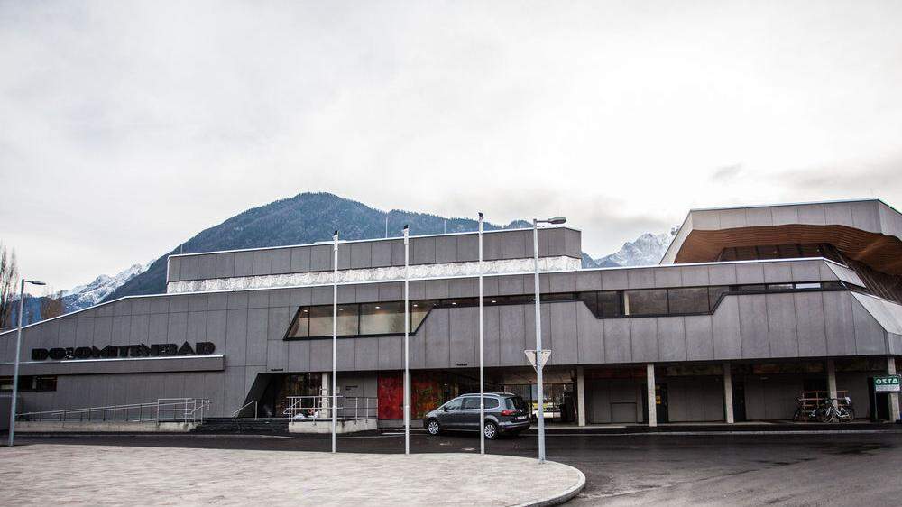 Porr Bau GmbH fordert Bonus, der ihnen beim Bau des neuen Dolomitenbades zustand