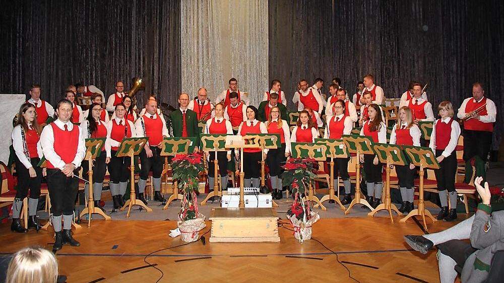 Die Jugendkapelle Mooskirchen gibt am Samstag mehrere Platzkonzerte (Foto vom Weihnachtswunschkonzert 2018)