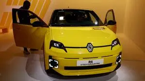 Vollelektrischer Renault R5 aus Frankreich: 50.000 Haushalte und damit viel mehr als ursprünglich gedacht, nutzten das Sozialleasing 2024