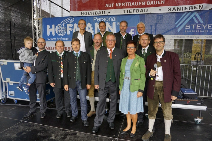 Rund 1.000 Gäste konnten Bürgermeister Rupert Fleischhacker und das Organisatorenteam bei der offiziellen Eröffnung begrüßen.