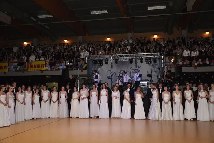 Am 22. Mai 2022 war es nun endlich soweit: Der 55. Maturaball des BORG Murau ging in der WM-Halle Murau über die Bühne.