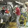 Eine chinesische Autofertigungsstraße | In der Automobilindustrie hat die EU Abhängigkeiten durch aus China importierte Komponenten 