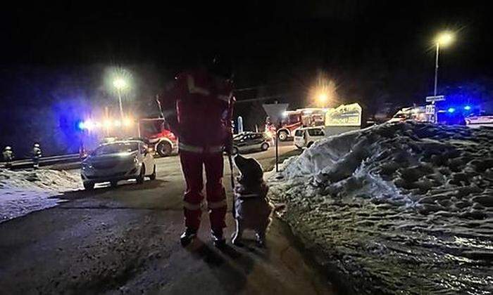 Die Rettungshundebrigade war ebenfalls im Einsatz