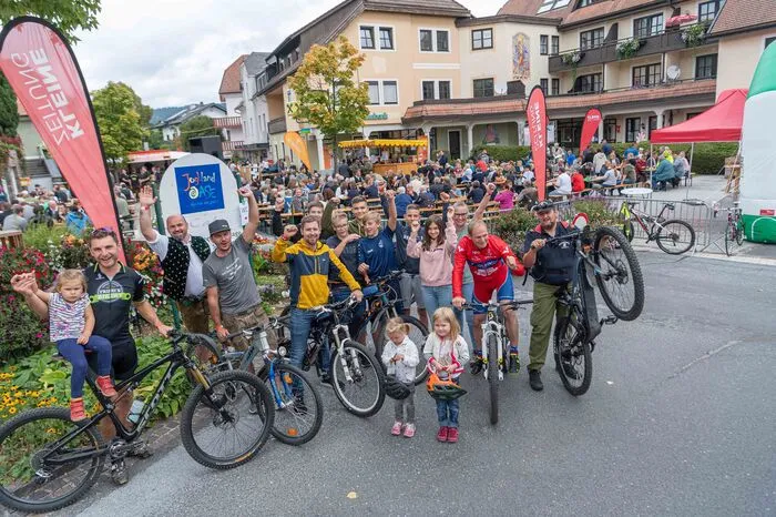 Platzwahl 2021: Siegerfest bei der schönsten Radler-Rast der Steiermark: In Wenigzell wurde entlang der Sanddornrunde geradelt und gefeiert.