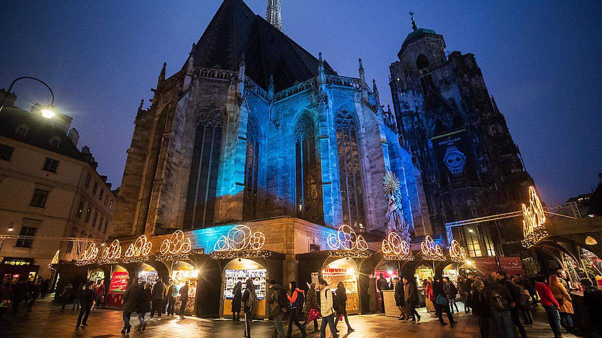 Christkindlmarkt vor dem Stephansdom