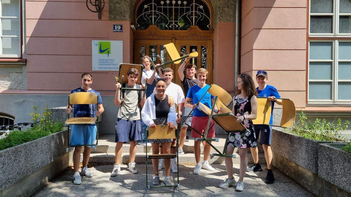 Die Schülerinnen und Schüler der HTL, Richard-Wagner-Straße übersiedeln ins Stammhaus