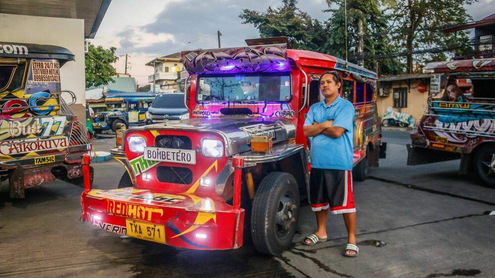 Die bunt bemalten Jeepneys sind auf den Philippinen längst Kult