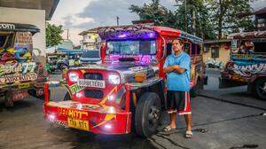 Die bunt bemalten Jeepneys sind auf den Philippinen längst Kult