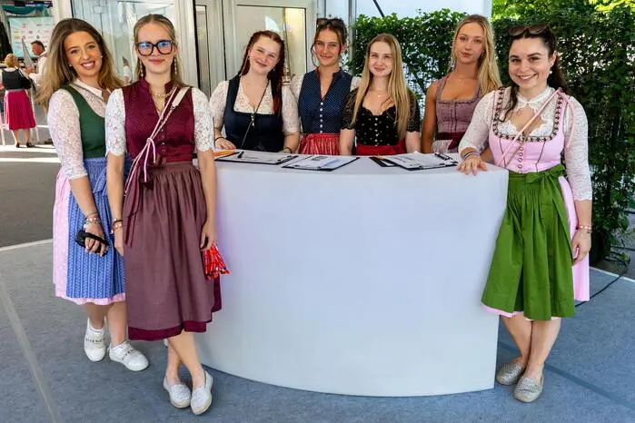 Klicken Sie sich durch die Fotos!