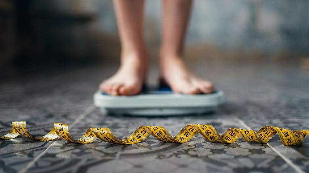 Bei schwerwiegenden  Essstörungen kreisen die Gedanken den ganzen Tag um Essen und Gewicht