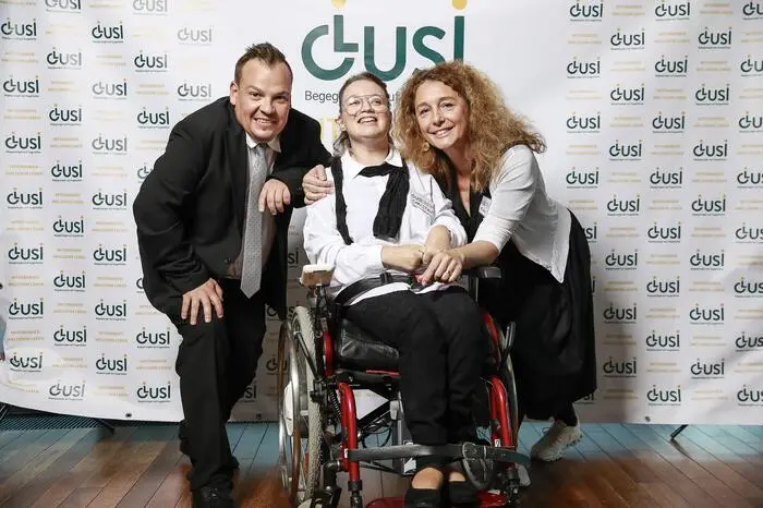 Beim ersten Clusi-Ball tummelten sich rund 150 Leute mit und ohne Handicap, rockten gemeinsam die Tanzfläche oder kamen sich beim eigens kreierten Clusi-Cocktail näher