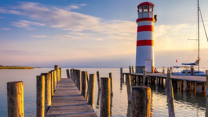 Inoffizielles Wahrzeichen: der Leuchtturm in Podersdorf