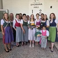 ÖVP-Landesrätin Simone Schmiedtbauer (1.v.r.) mit den steirischen Landwirtinnen beim Steiermarktag