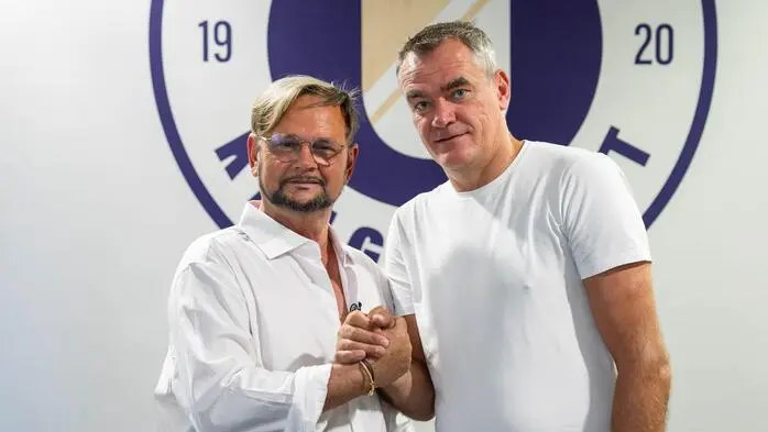Investor Helmut Kaltenegger (links) löst Robert Micheu als Austria-Präsident ab