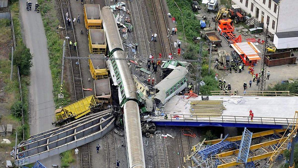 Der Eurocity fuhr in die Trümmer hinein