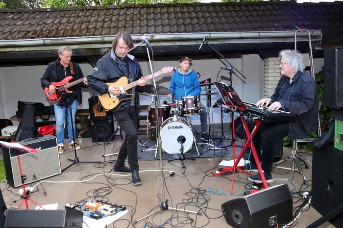 Ebenfalls beim Gartenfest wurde der vom Bärnbacher Musiker und Musikschullehrer Peter Wagenreder geschriebene Song "One Million Colors" für Bärn-Art und über Arthena Maxx erstmalig von Opernsängerin Magdalena Ofner live präsentiert.