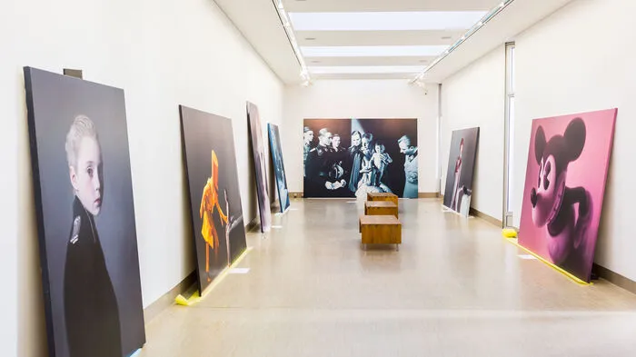 Nach der Retrospektive in der Albertina/Wien im Jahre 2013 stellt die Helnwein-Ausstellung im Werner Berg Museum Bleiburg/Pliberk ab 20. Mai die nächste Großausstellung des Künstlers, dessen hyperrealistische Bilder zu den Ikonen der Gegenwartskunst gezählt werden dürfen, in Österreich dar.