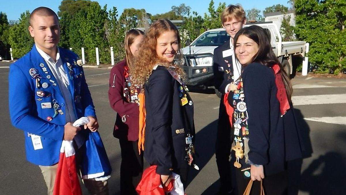 Theresa Puchner (Mitte) bei einem Treffen mit anderen Rotary-Austauschschülern