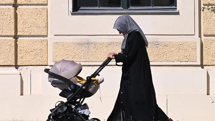Wie viele Frauen in Österreich in einer Zwangsehe leben, ist unklar. Pro Jahr kommen rund 200 dazu.