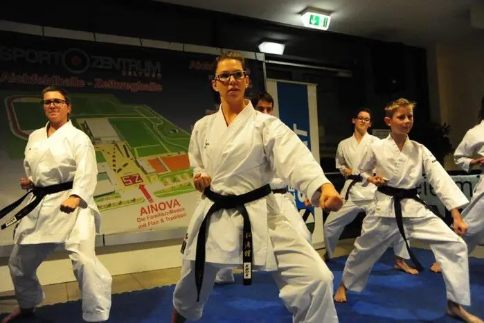 Viel Beachtung gab es für eine Karate-Demonstration des TuS Spielberg.