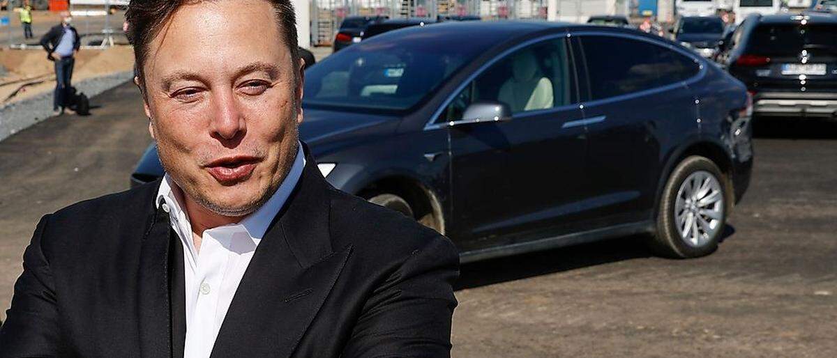 Elon Musk bei einem Baustellenbesuch in Grünheide im September 2020