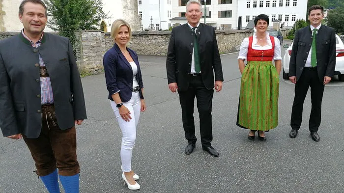 Der neu angelobte Stadtrat von Murau. Aufgrund des Wahlergebnisse gehören alle fünf Sitze der ÖVP: Franz Mayrhofer, Ulrike Moder-Högerl, Thomas Kalcher, Helga Bacher und Martin Moser.