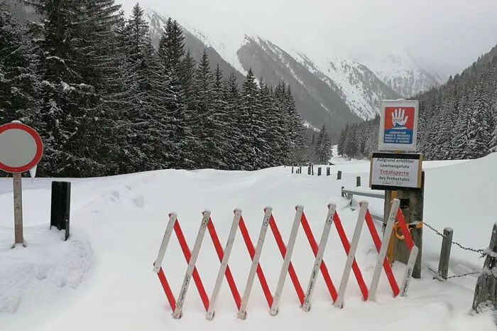 Drei Täler mussten gesperrt werden, Touristen konnten das Gebiet rechtzeitig verlassen.