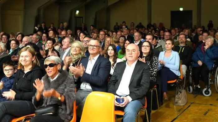 Beim Herbstkonzert der Werkskapelle Zeltweg unter der Leitung von Herbert Bauer begeisterten Filmmusik, Musical und Pop die Zuhörer in der Zeltweghalle.