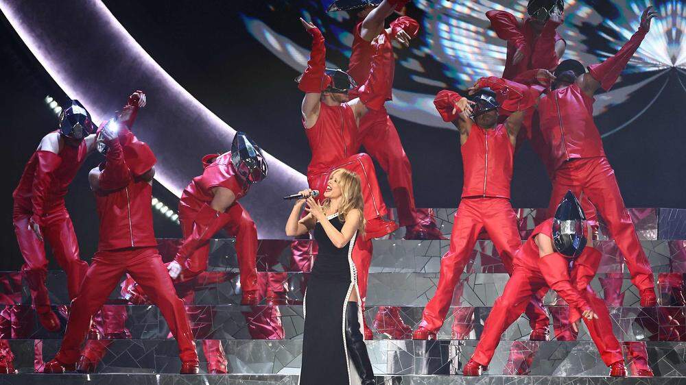  Kylie Minogue performte live auf der Bühne