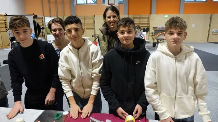 Klicken Sie sich durch die Fotoserie von dem Projekt "Kreative Lehrlingswelten" in der Mittelschule Mooskirchen.
