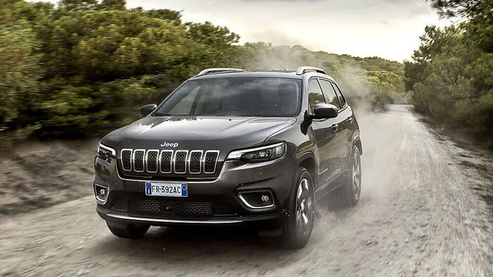 Zum Markenstart kommt der neue Cherokee mit 195 PS daher
