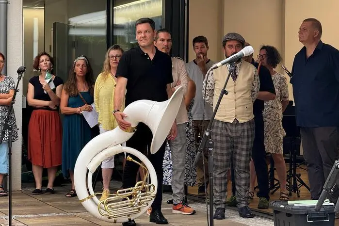 Angeführt wurde die Besetzungsliste der Dozenten von der österreichischen Jazzmusikerin Ines Reiger. Die Durchführung des Workshops lag in den professionellen Händen des renommierten ukrainischen Jazztrompeters Volodymyr Navozenko und Robert Ederer dem Direktor der Musikschule. 