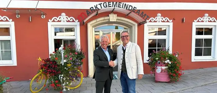 Nächstes Jahr verabschiedet sich Pichler (rechts) von Moosburg und Bürgermeister Herbert Gaggl (ÖVP)