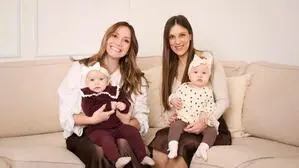 Kim Schlager-Grebien und Corinna Lipp mit den „eigentlichen Chefinnen“ Felia und Elina