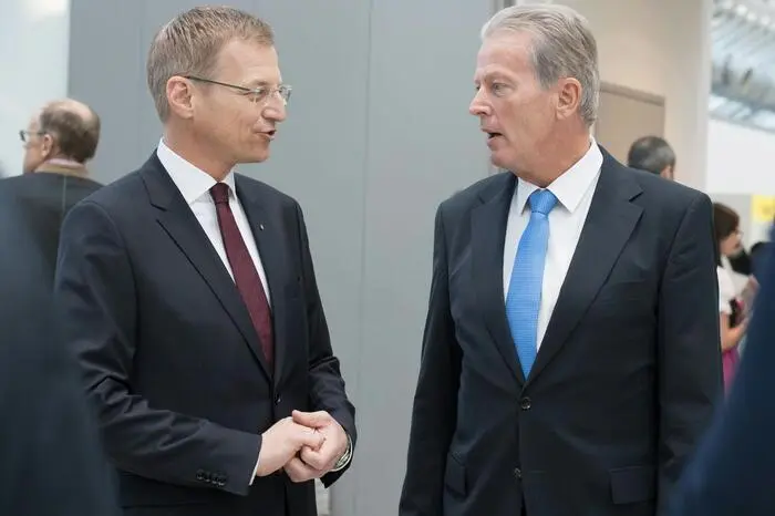 Als Gäste sind neben Bundesparteichef Vizekanzler Reinhold Mitterlehner (selbst ein Oberösterreicher) auch die Minister Sebastian Kurz, Sophie Karmasin, Hans Jörg Schelling gekommen.