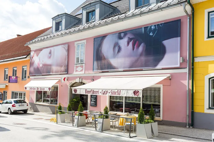 Der Bleiburger Hauptplatz wird so zum "Ausstellungsraum".