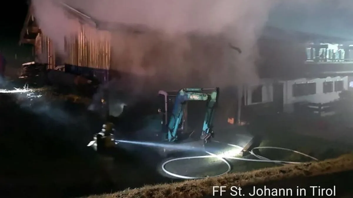 Am 22. November war es dann zu einem Feuer bei einem Stadel eines Bauernhauses und einem Holzstapel bei einem Einfamilienhaus gekommen