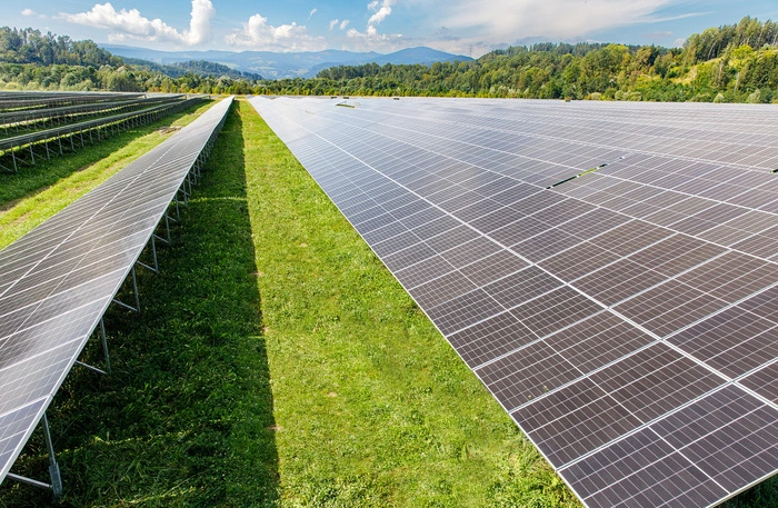 Windkraft, Grüner Wasserstoff sowie Photovoltaik spielen Hauptrollen bei der grünen Transformation der Industrie