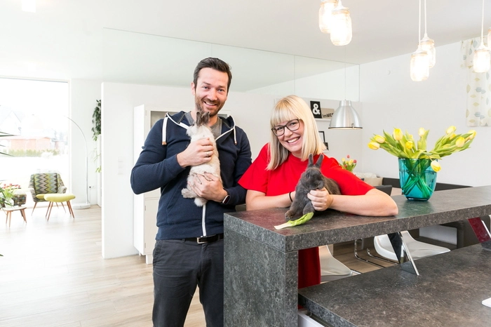 Marina Koch und Andreas Loidl mit ihren Mitbewohnern "Pommes" und "Fridolin"