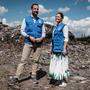 Kronprinz Haakon von Norwegen und Victoria von Schweden auf einer Mülldeponie in Kenia