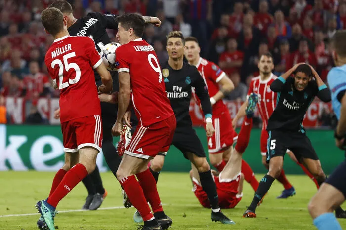 Zwar waren die Gastgeber aus München spielbestimmend, doch mussten sie erstmals in dieser Saison eine Niederlage vor eigenem Publikum akzeptieren.